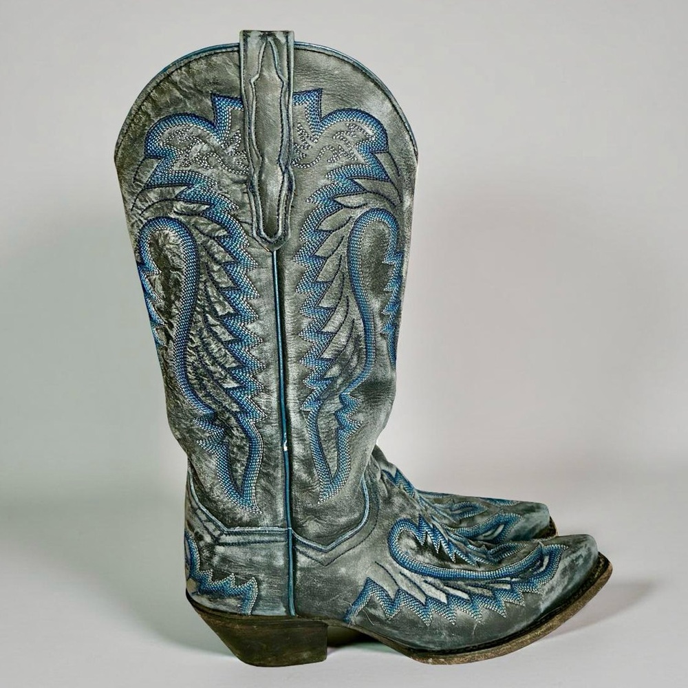 Frenchโs Embroidered Genuine Leather Heeled Boots